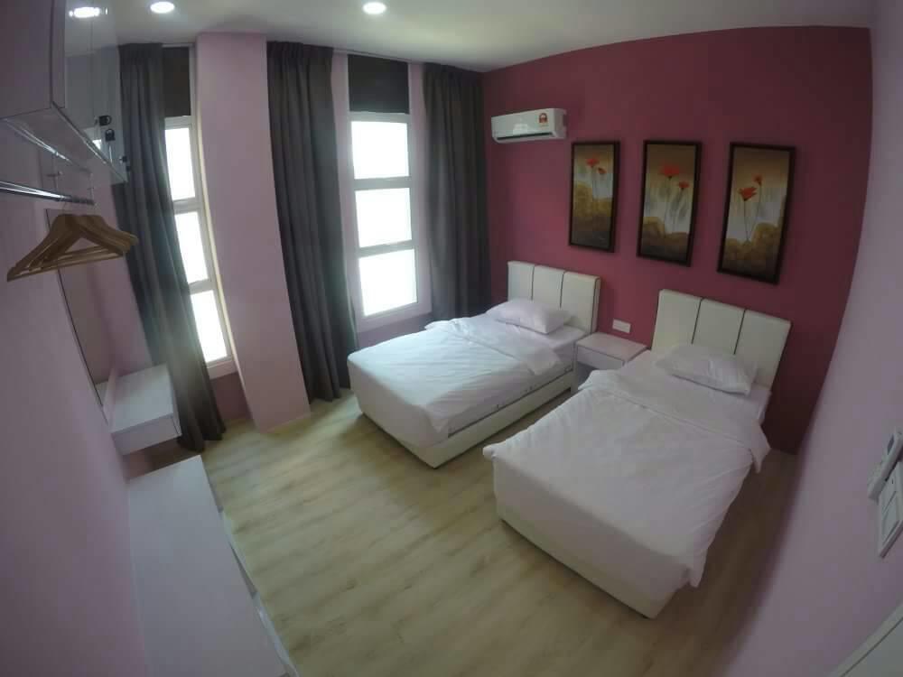 Xenia Homestay Кучинг Екстериор снимка